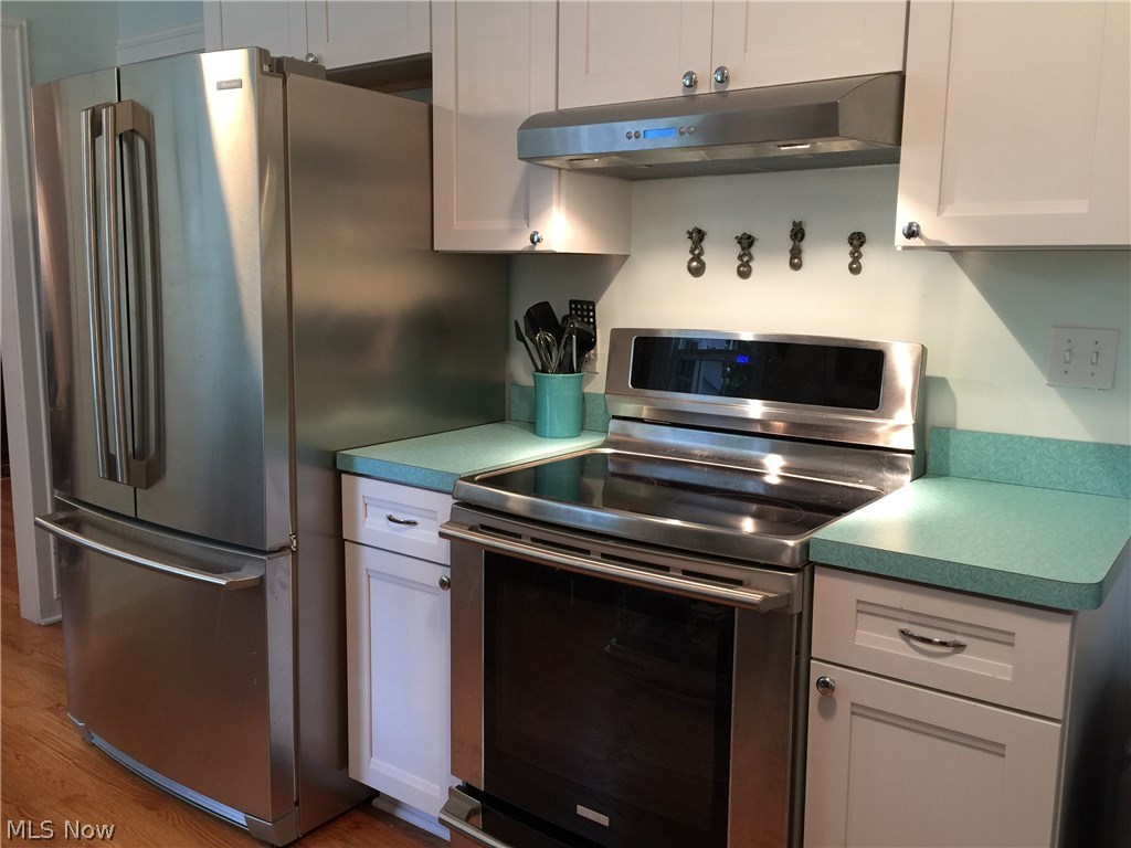 1082 Allston Road Cleveland Heights, OH 44121 - Photo 4 of 35