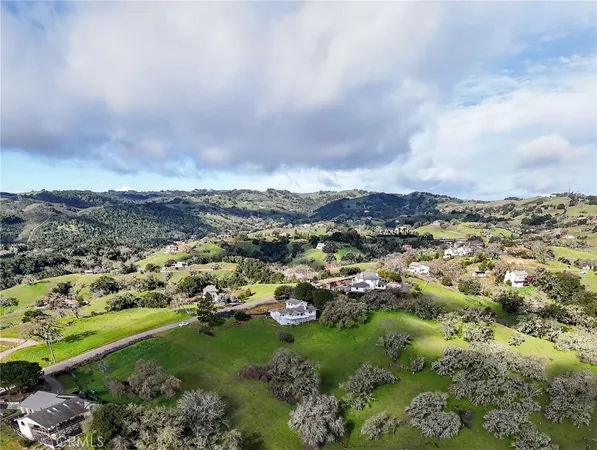 $999,900 | 11200 Santa Ana Road, Atascadero, CA 93422