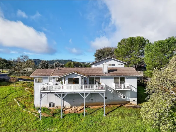 $999,900 | 11200 Santa Ana Road, Atascadero, CA 93422