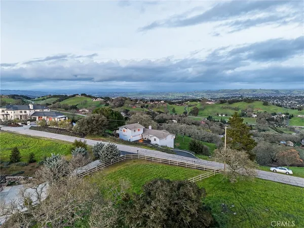 $999,900 | 11200 Santa Ana Road, Atascadero, CA 93422