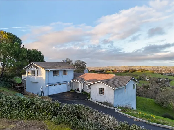 $999,900 | 11200 Santa Ana Road, Atascadero, CA 93422