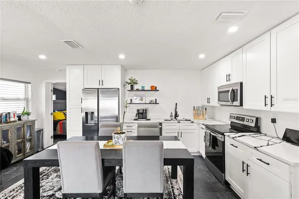 $3,050 | 5611 South Sheridan Road, Tampa, FL 33611