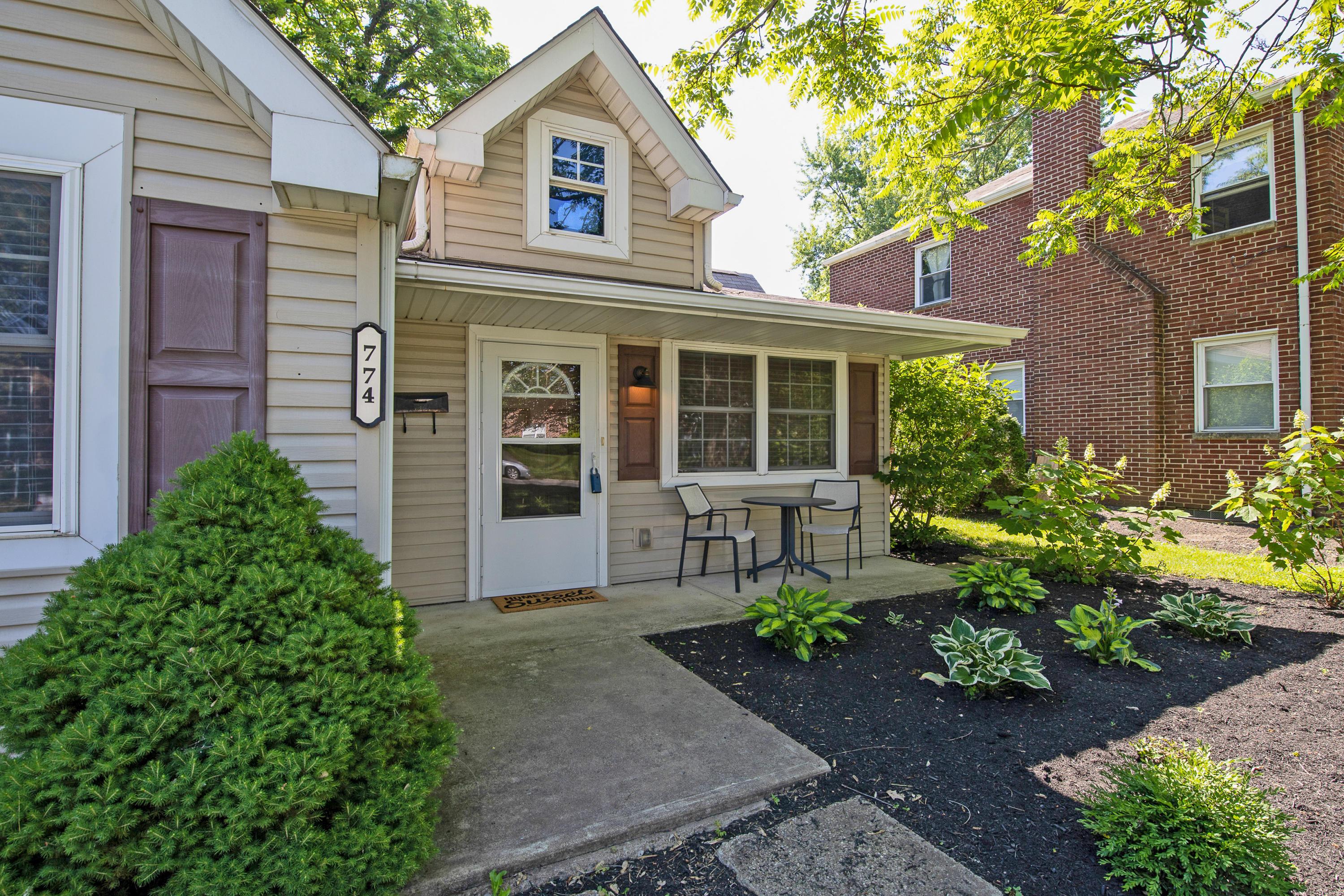 774 Kenwick Road Columbus, OH 43209 - Photo 4 of 27