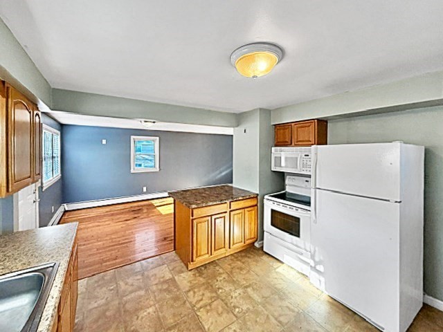 34 Marjorie Street Worcester, MA 01604 - Photo 5 of 27