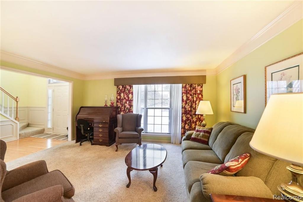 1227 Arms Court Rochester Hills, MI 48307 - Photo 5 of 37