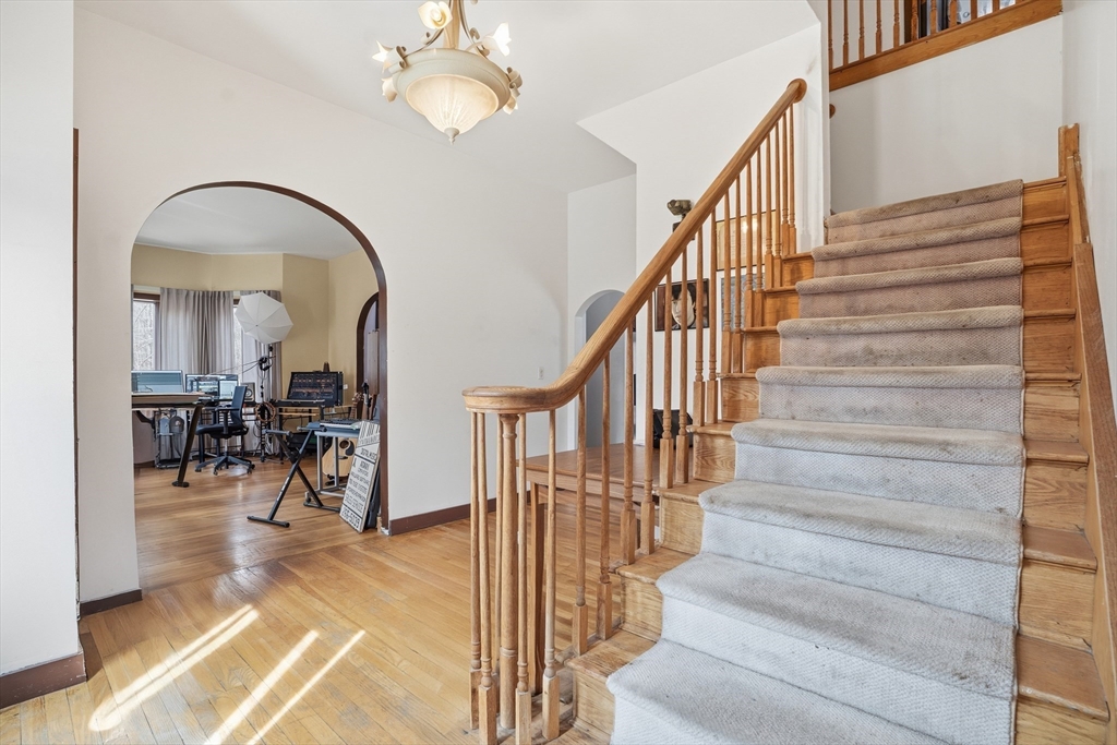 43 Flagg Road Southborough, MA 01772 - Photo 4 of 42 Gallery Image 4