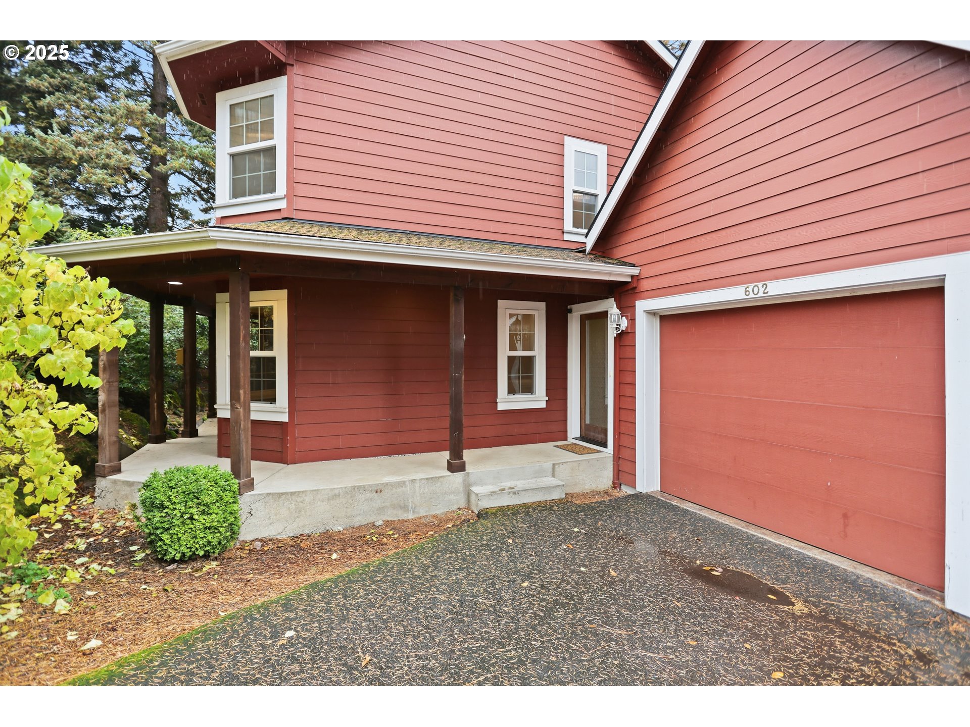 602 Frankton Road Hood River, OR 97031 - Photo 2 of 47 a backyard of a house with lots of green space