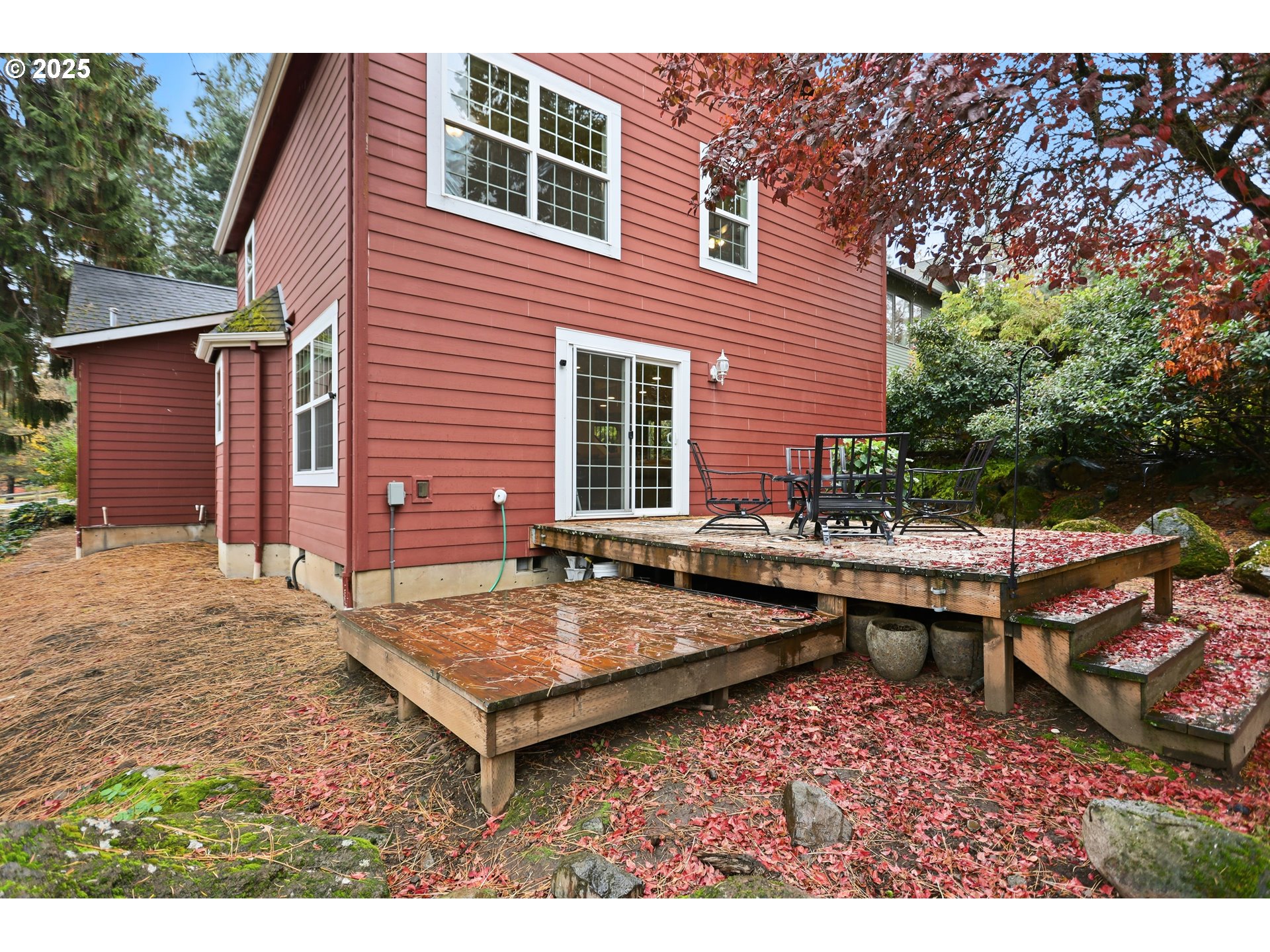 602 Frankton Road Hood River, OR 97031 - Photo 41 of 47 a backyard of a house with barbeque oven and outdoor seating