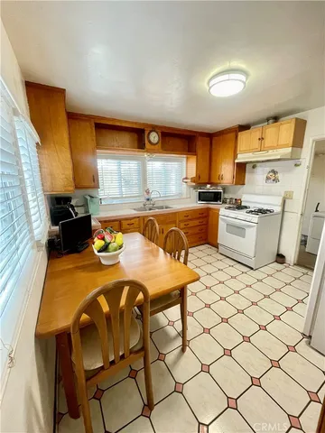 $1,700,000 | 823 Commonwealth Avenue, Venice, CA 90291