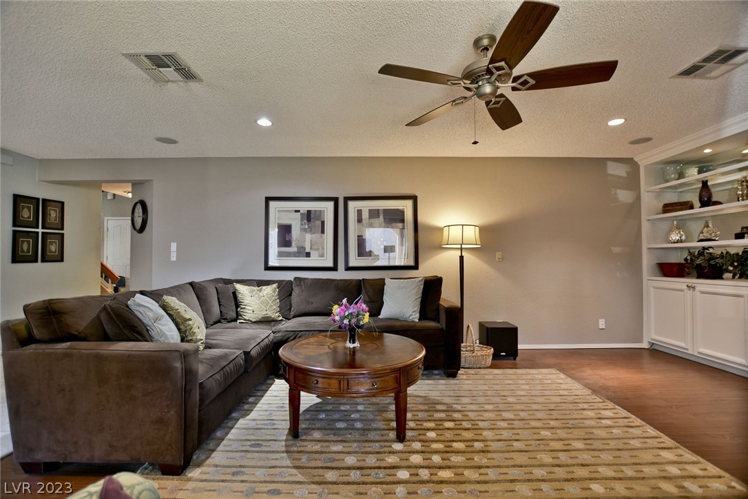 7 Reyburn Drive Henderson, NV 89074 - Photo 5 of 35