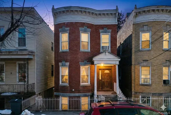 $1,199,999 | 1727 Victor Street | Van Nest