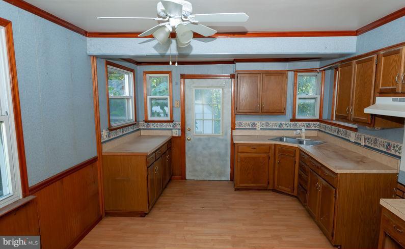 1911 Tyler Road Baltimore, MD 21222 - Photo 3 of 9