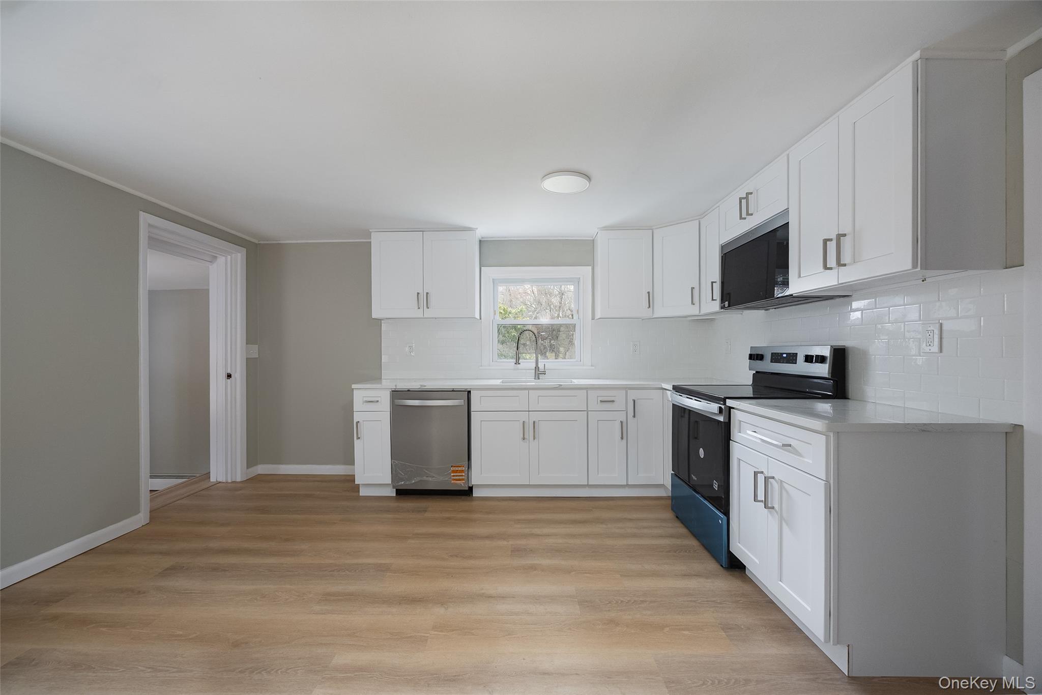 19 Creek Bend Road Hopewell Junction, NY 12533 - Photo 2 of 22