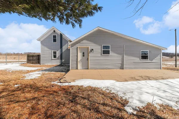 $229,900 | 1862 County Road 1600 East, Akron, IN 46910