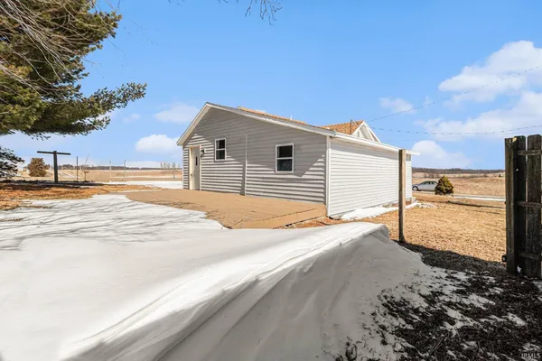 $229,900 | 1862 County Road 1600 East, Akron, IN 46910