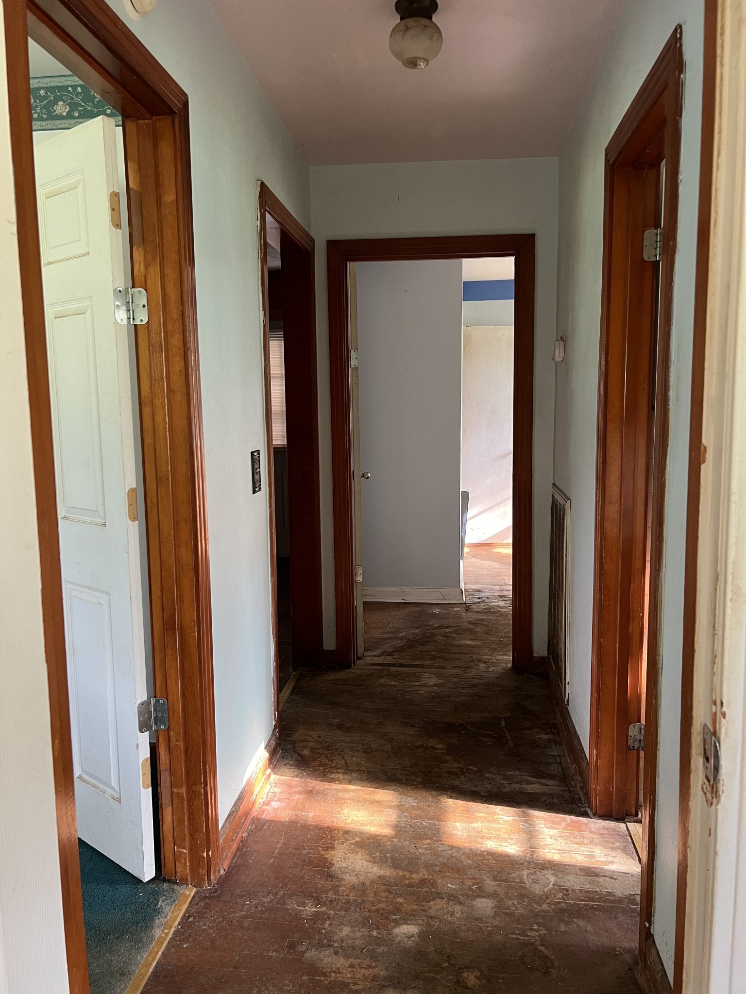 250 Chipman Road Bethpage, TN 37022 - Photo 23 of 32 a view of a hallway with a room