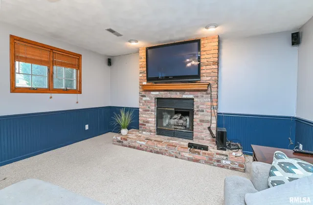 $249,999 | 705 Crestview Drive, Metamora, IL 61548