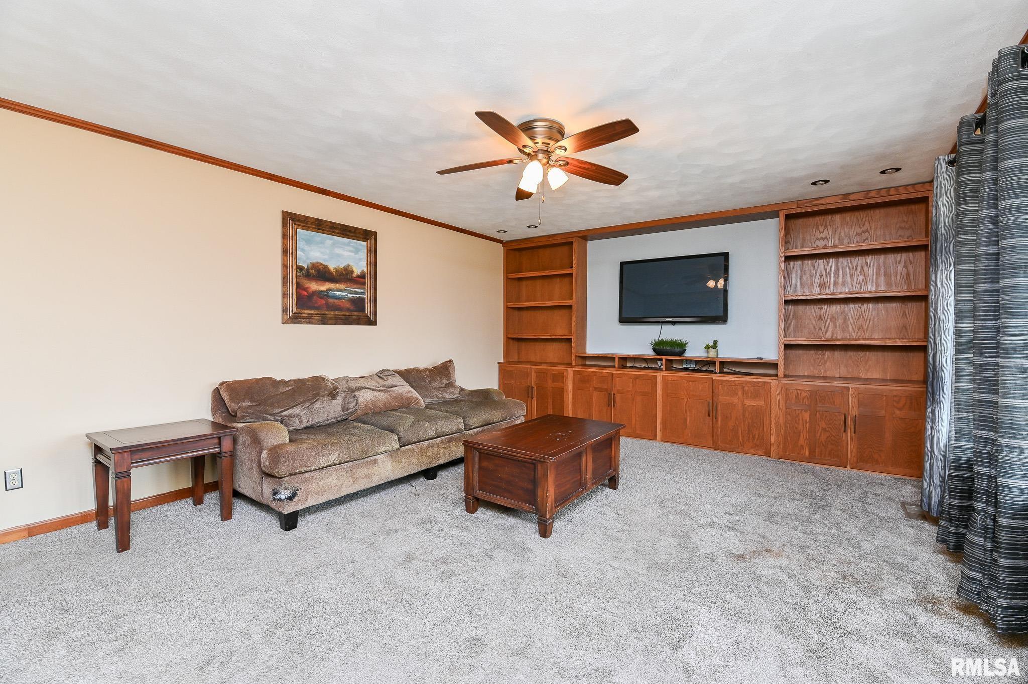 705 Crestview Drive Metamora, IL 61548 - Photo 3 of 36