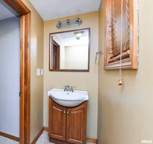 $249,999 | 705 Crestview Drive, Metamora, IL 61548