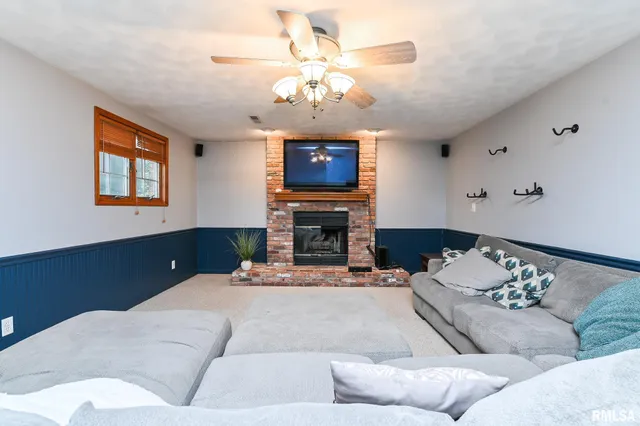 $249,999 | 705 Crestview Drive, Metamora, IL 61548