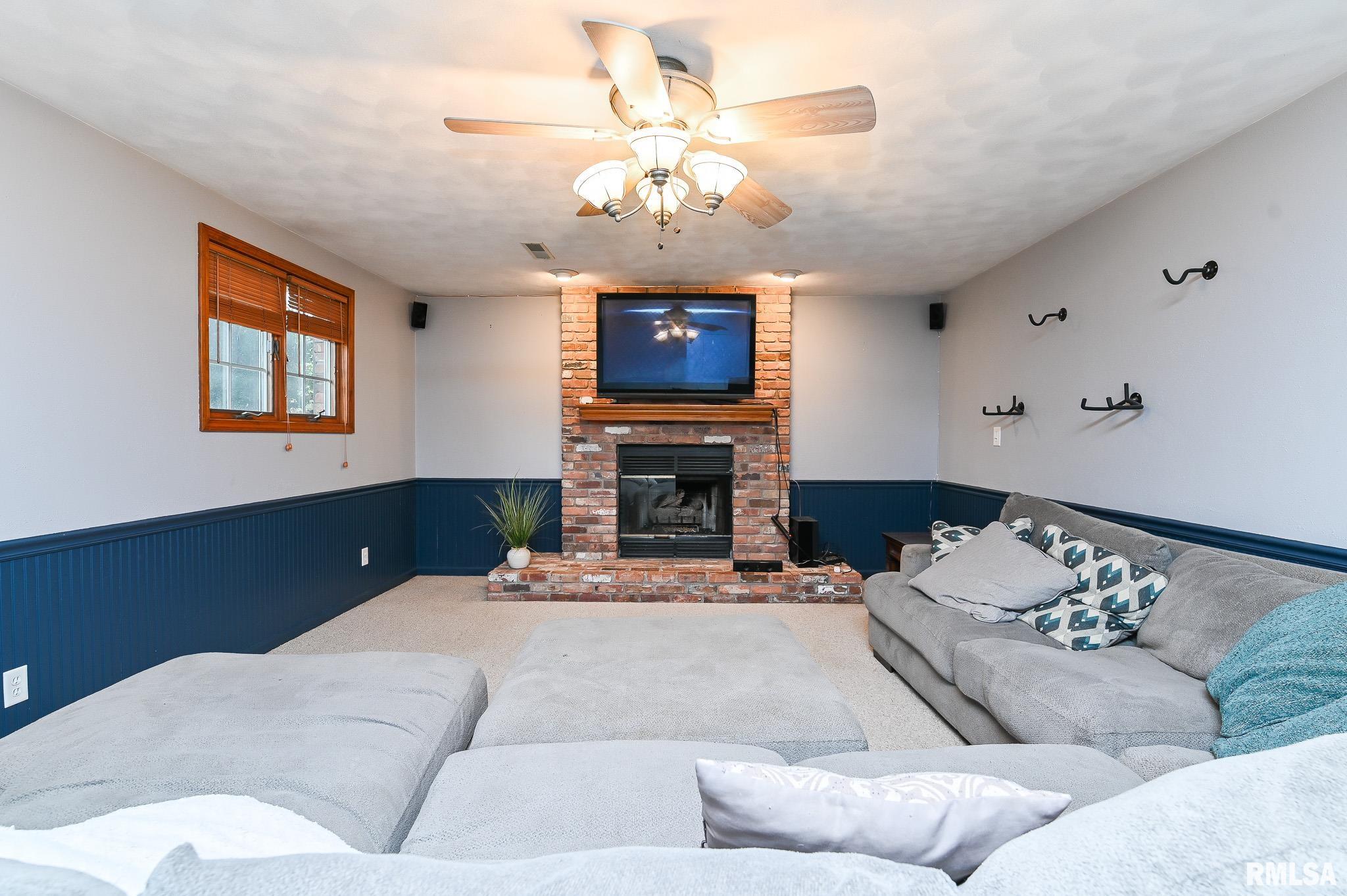 705 Crestview Drive Metamora, IL 61548 - Photo 5 of 36