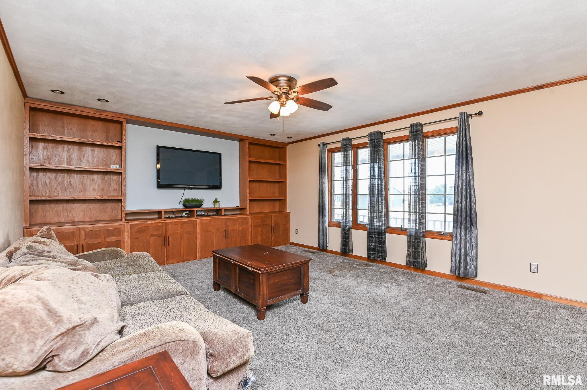 705 Crestview Drive Metamora, IL 61548 - Photo 7 of 36