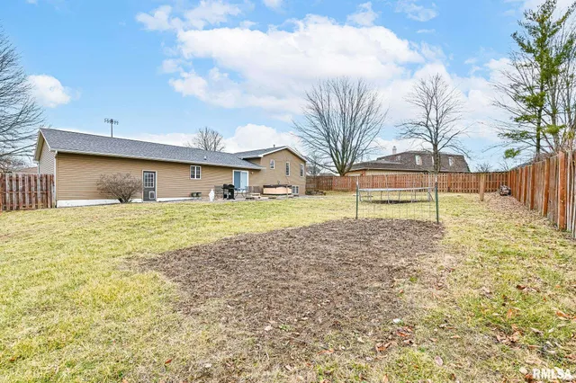 $249,999 | 705 Crestview Drive, Metamora, IL 61548