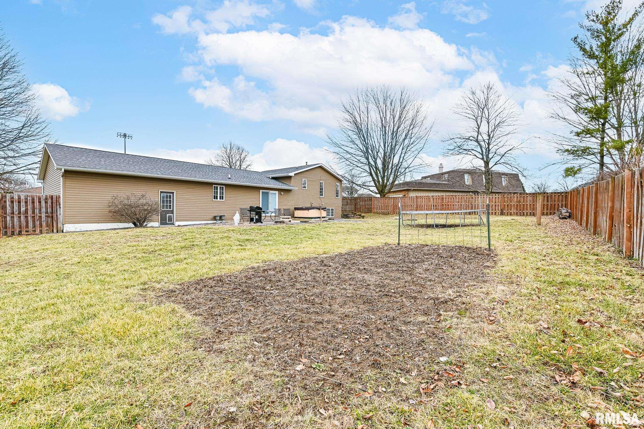 705 Crestview Drive Metamora, IL 61548 - Photo 8 of 36