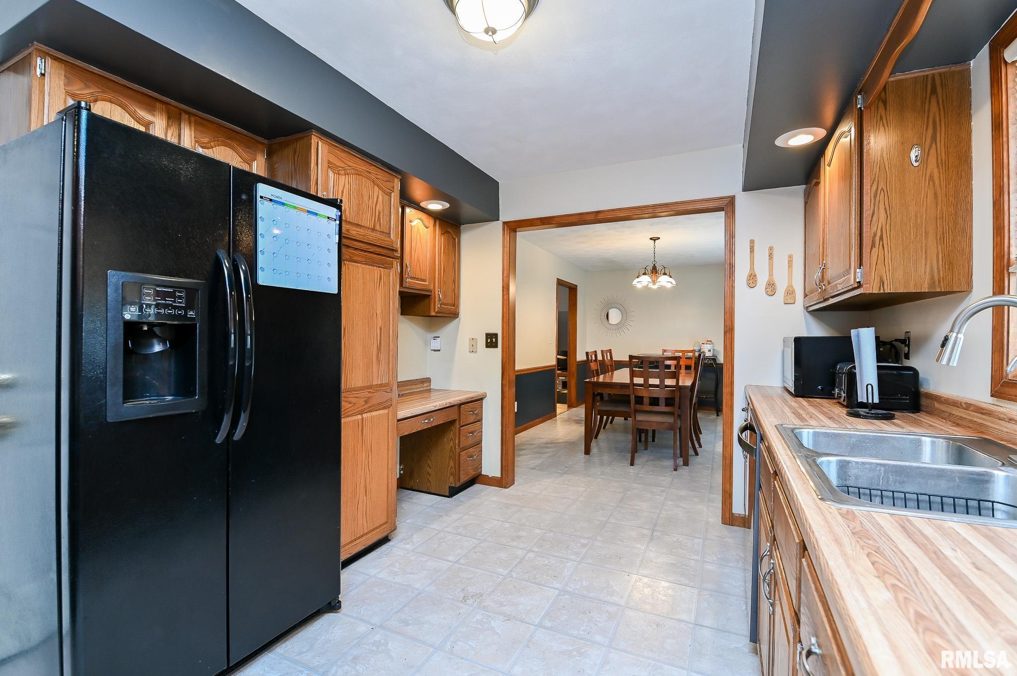 705 Crestview Drive Metamora, IL 61548 - Photo 9 of 36