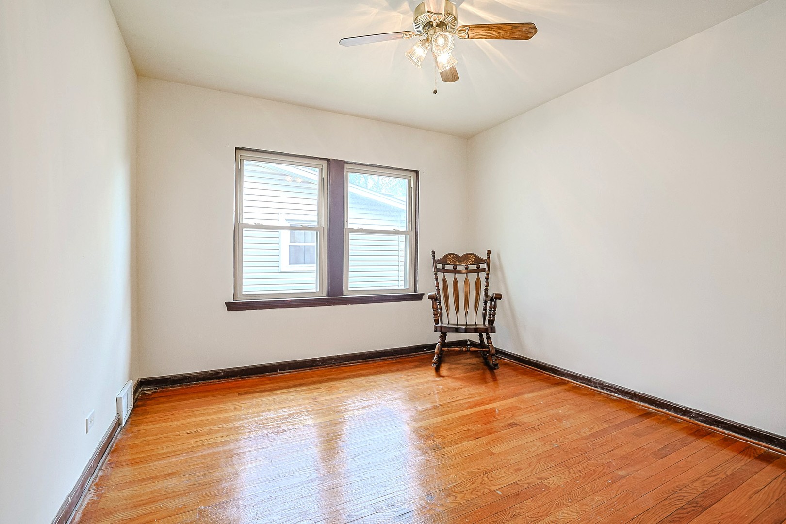 122 North Addison Road Villa Park, IL 60181 - Photo 11 of 21 Gallery Image 11