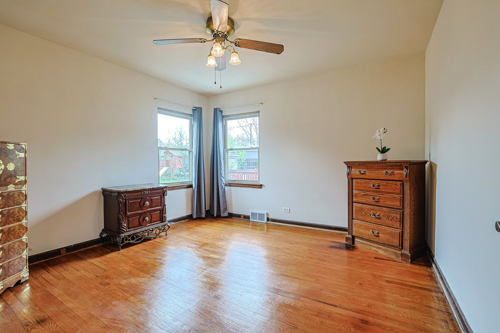 122 North Addison Road Villa Park, IL 60181 - Photo 12 of 21 Gallery Image 12