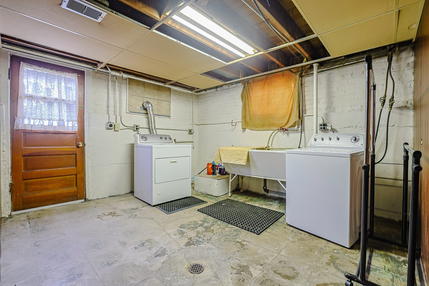 122 North Addison Road Villa Park, IL 60181 - Photo 16 of 21 Gallery Image 16