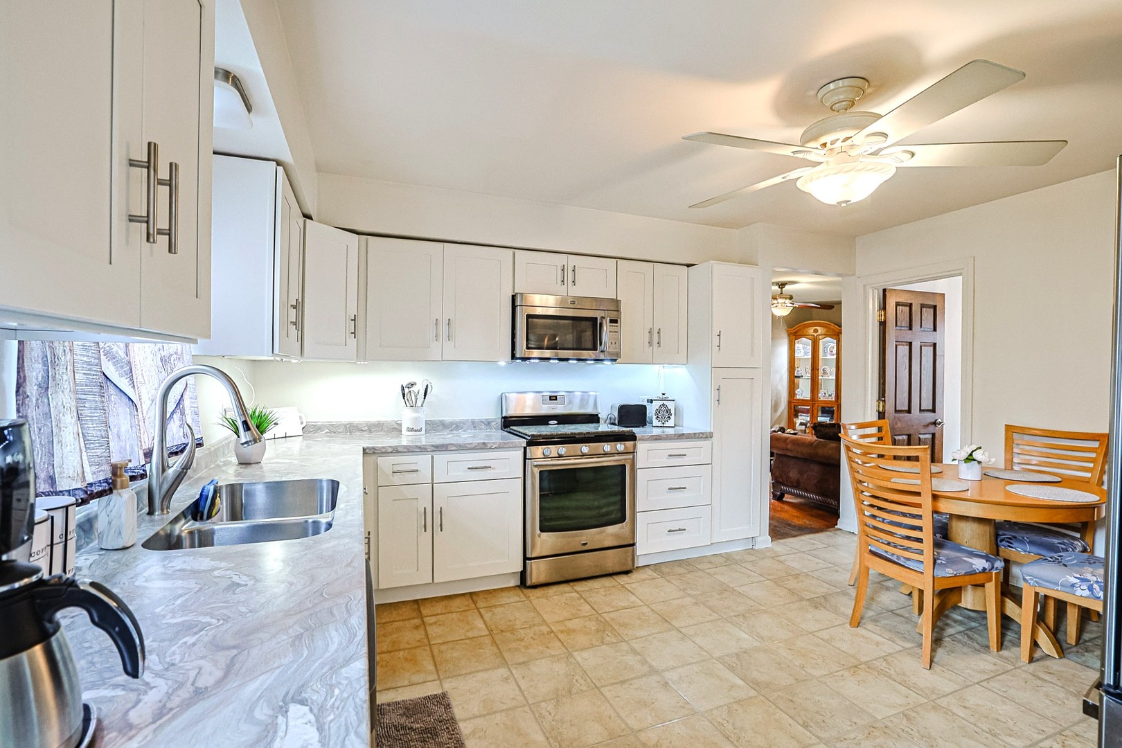 122 North Addison Road Villa Park, IL 60181 - Photo 2 of 21 Gallery Image 2