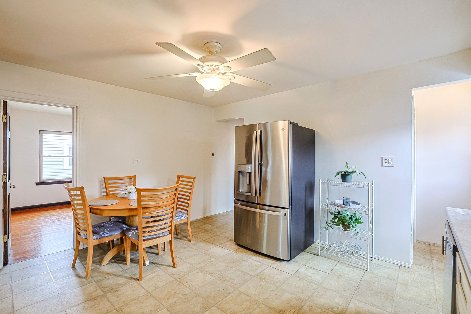 122 North Addison Road Villa Park, IL 60181 - Photo 5 of 21 Gallery Image 5