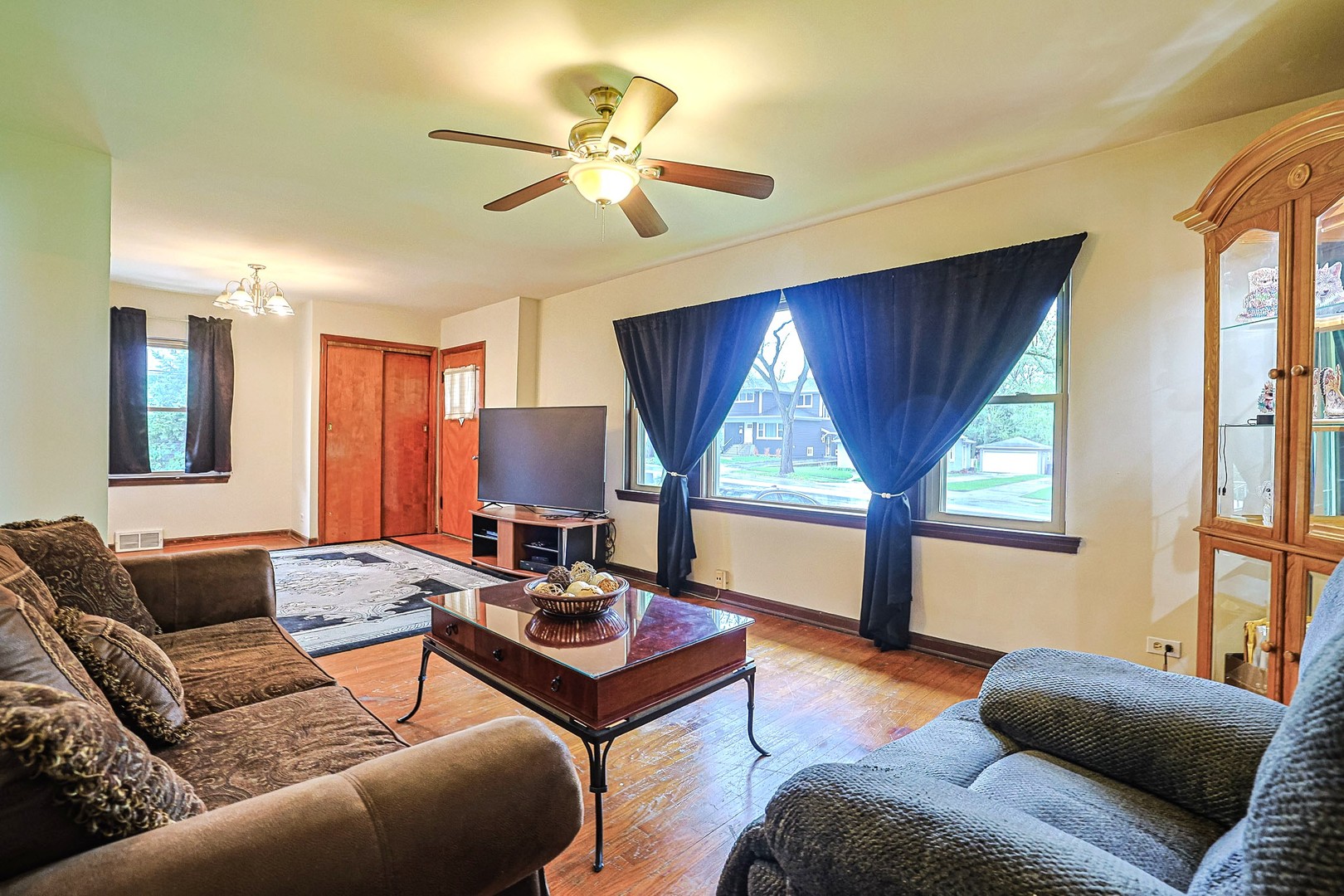 122 North Addison Road Villa Park, IL 60181 - Photo 7 of 21 Gallery Image 7