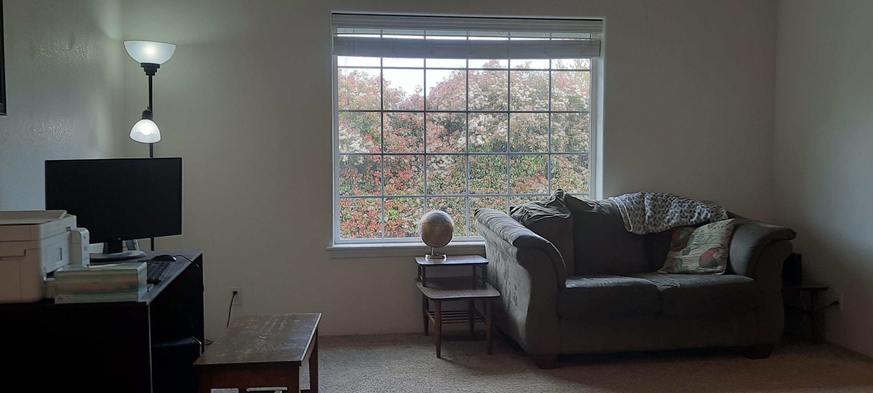 1666 Harbeck Road Grants Pass, OR 97527 - Photo 13 of 24 1666 liv rm 4
