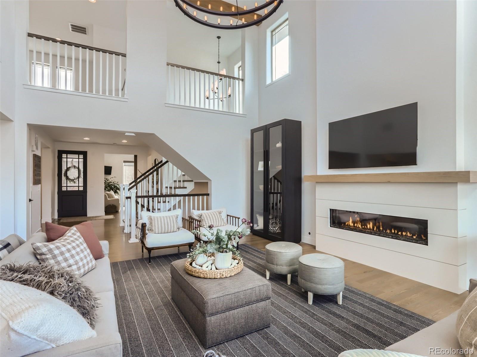 1463 Red Sun Way Highlands Ranch, CO 80126 - Photo 8 of 40