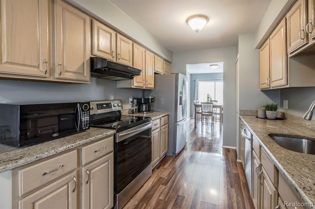 141 Stratford Lane Rochester Hills, MI 48309 - Photo 13 of 37