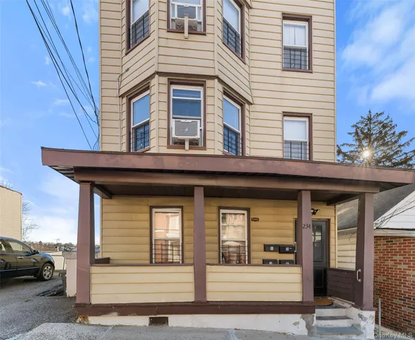 $2,700 | 234 Edwards Place, Unit 2, Yonkers, NY 10703