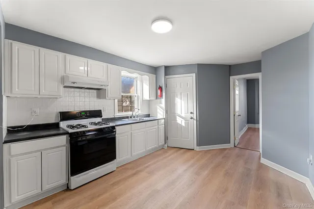 $2,700 | 234 Edwards Place, Unit 2, Yonkers, NY 10703