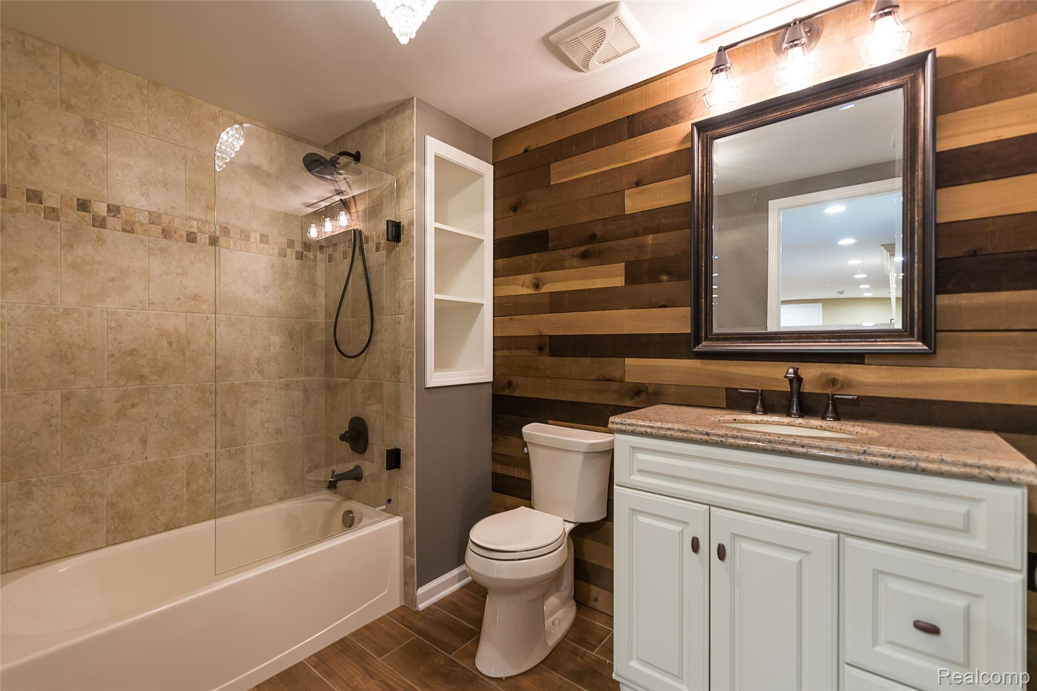 20605 Golf Ridge Circle Livonia, MI 48152 - Photo 35 of 42 Full Bathroom LL