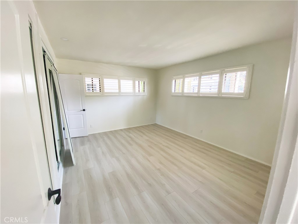 233 6th Street Manhattan Beach, CA 90266 - Photo 12 of 39