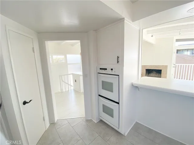 $10,000 | 233 6th Street, Manhattan Beach, CA 90266