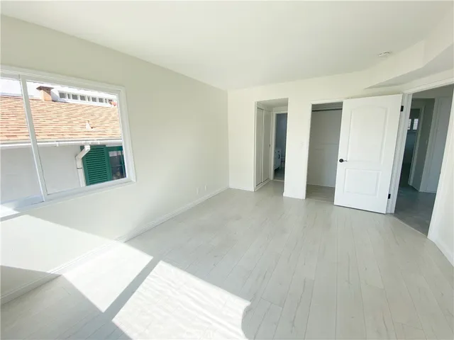 $10,000 | 233 6th Street, Manhattan Beach, CA 90266