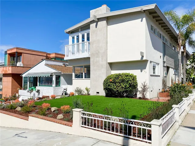 $10,000 | 233 6th Street, Manhattan Beach, CA 90266