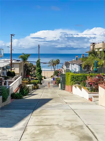 $10,000 | 233 6th Street, Manhattan Beach, CA 90266