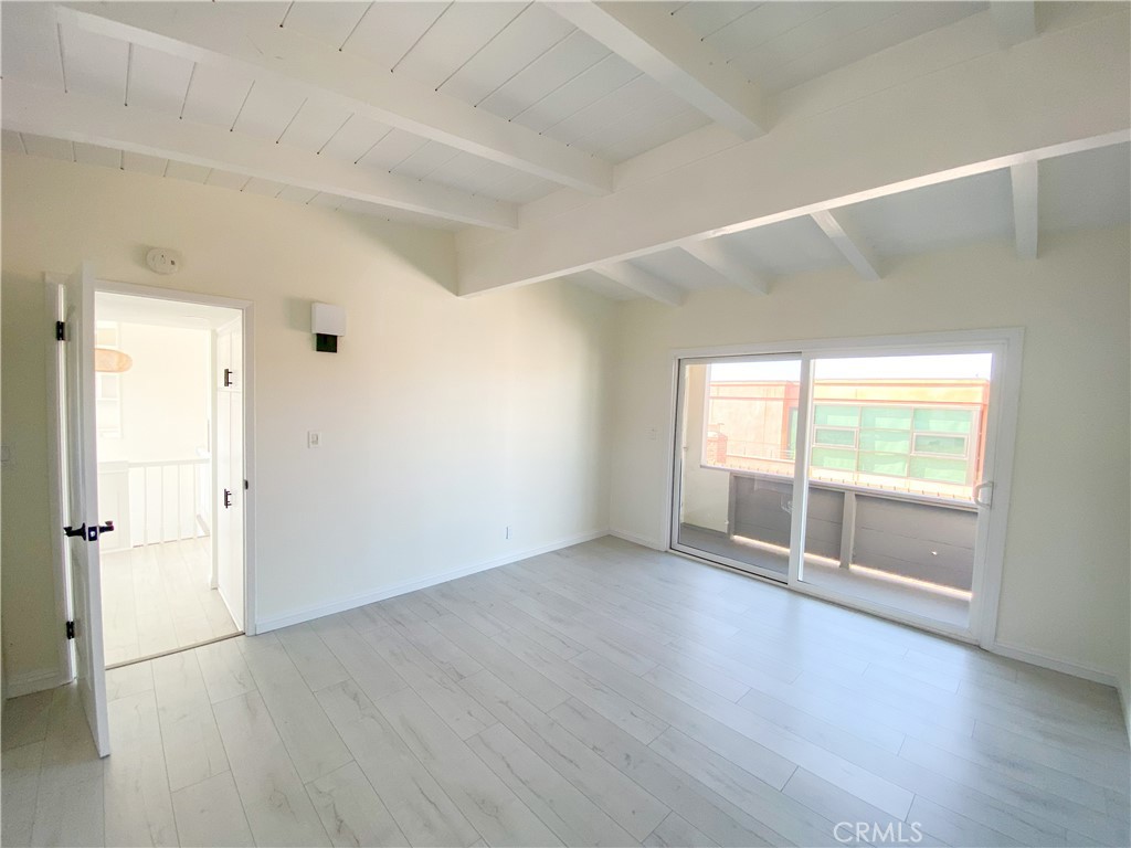 233 6th Street Manhattan Beach, CA 90266 - Photo 8 of 39