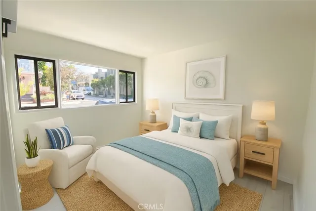 $10,000 | 233 6th Street, Manhattan Beach, CA 90266