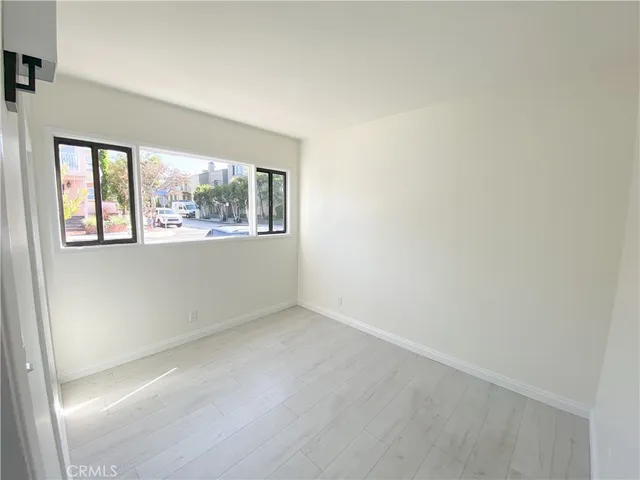 $10,000 | 233 6th Street, Manhattan Beach, CA 90266