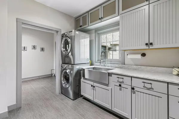 $690,500 | 3701 Blackhawk Road, Eagan, MN 55122